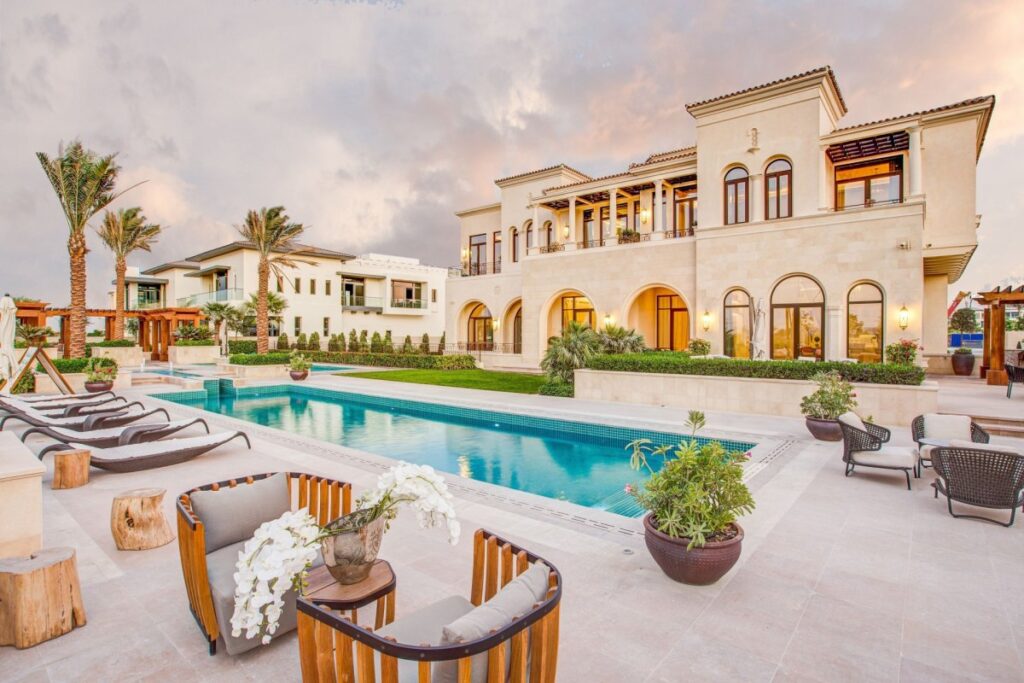 luxury mansion at dubai with private pool