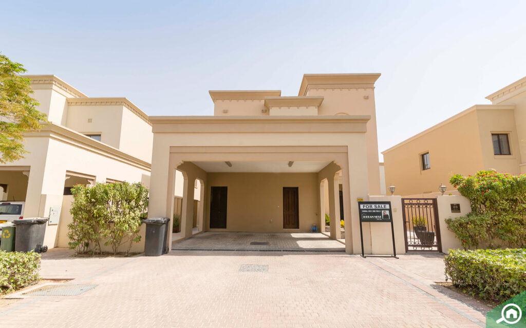 frontyard of mansion at arabian ranches